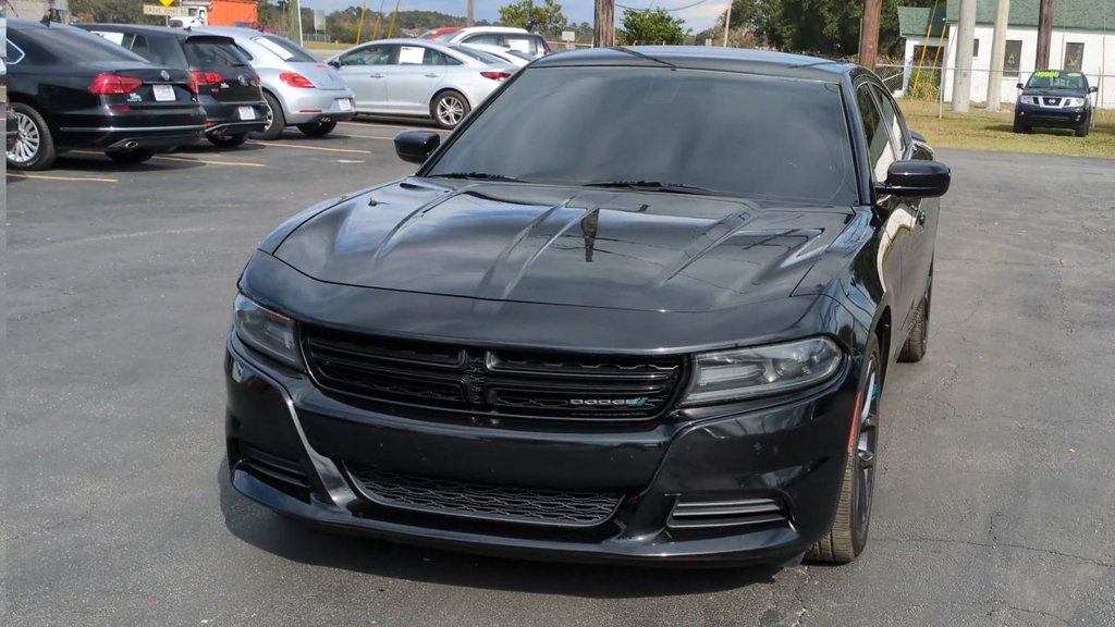 2019 Dodge Charger SXT photo 3