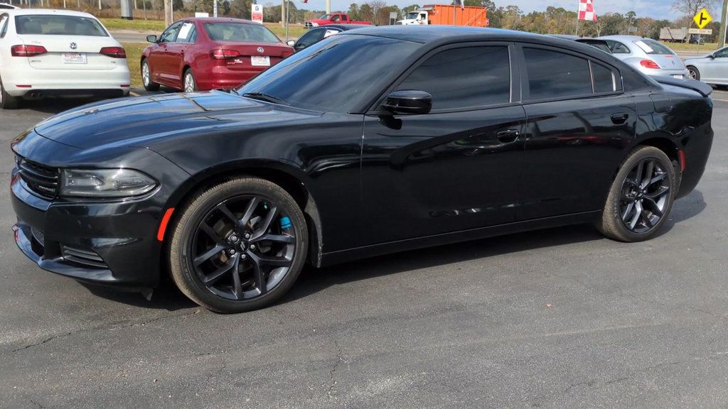2019 Dodge Charger SXT photo 4