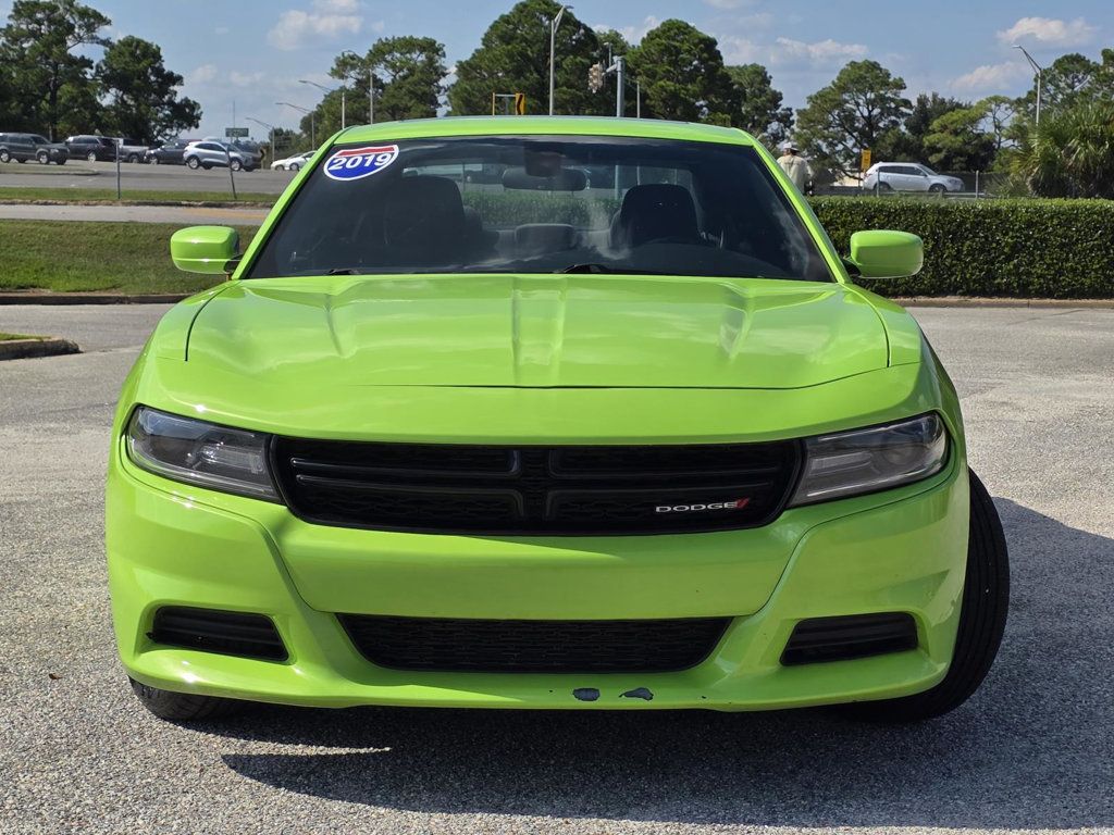 2019 Dodge Charger SXT photo 2