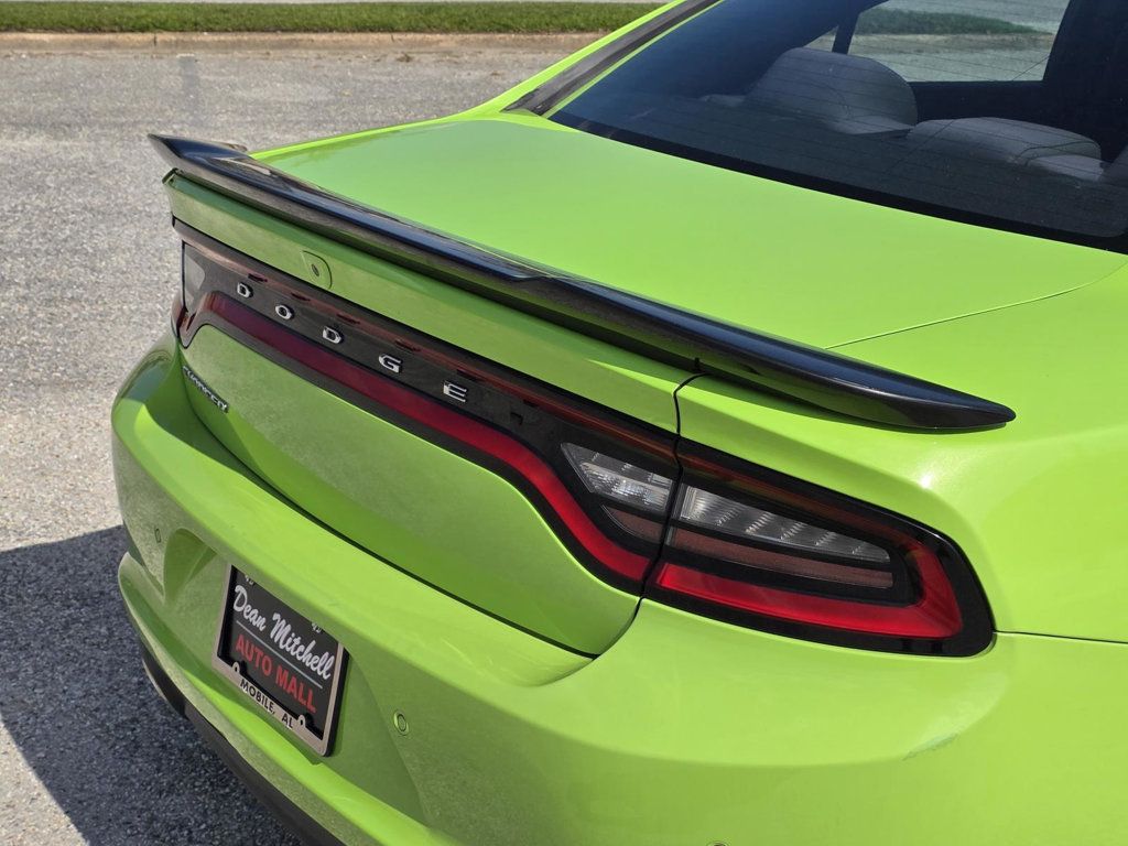 2019 Dodge Charger SXT photo 24