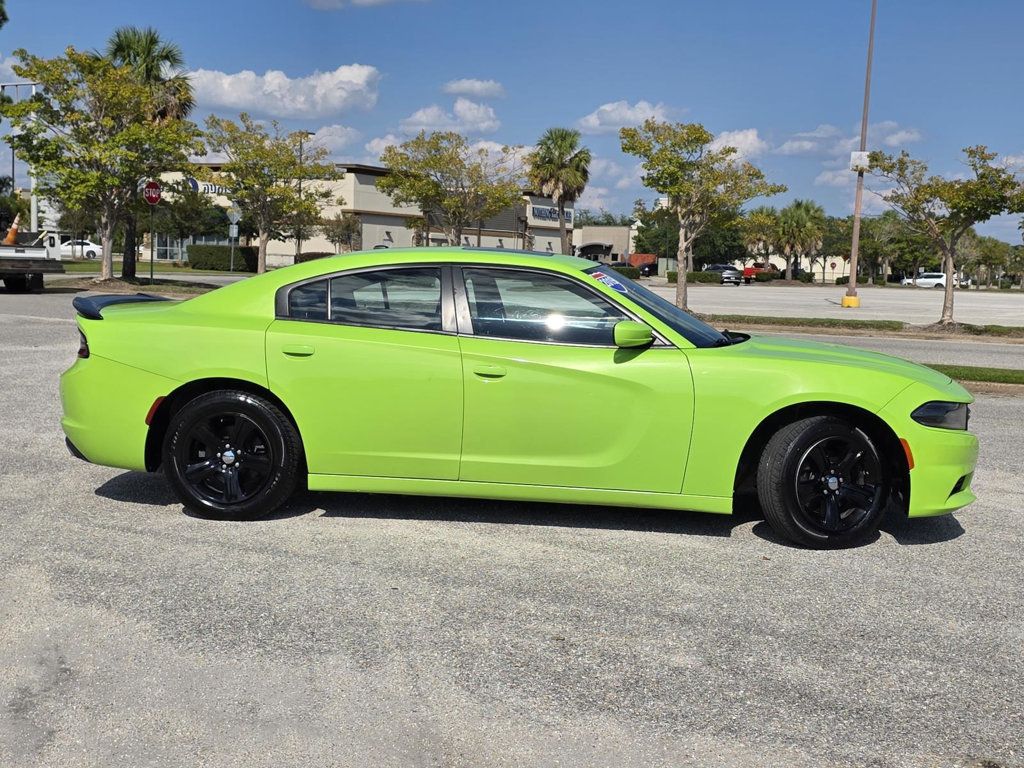 2019 Dodge Charger SXT photo 29