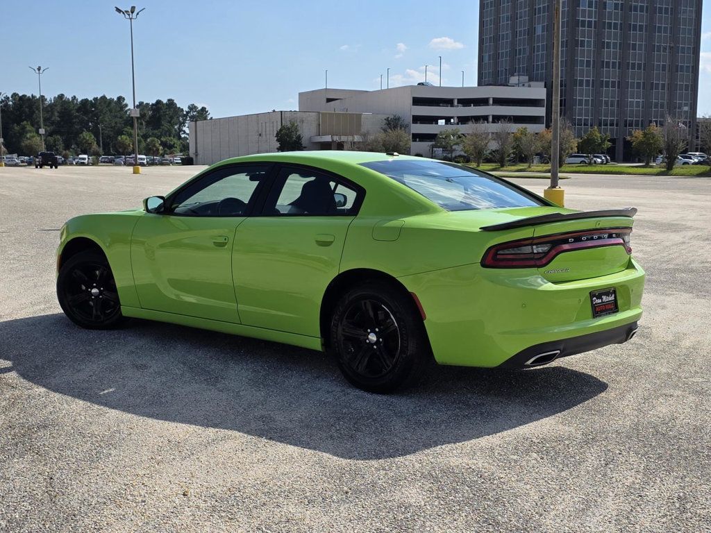 2019 Dodge Charger SXT photo 4