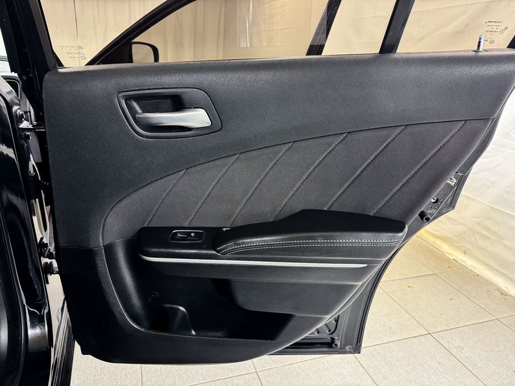 2019 Dodge Charger SXT - 22944404 - 16