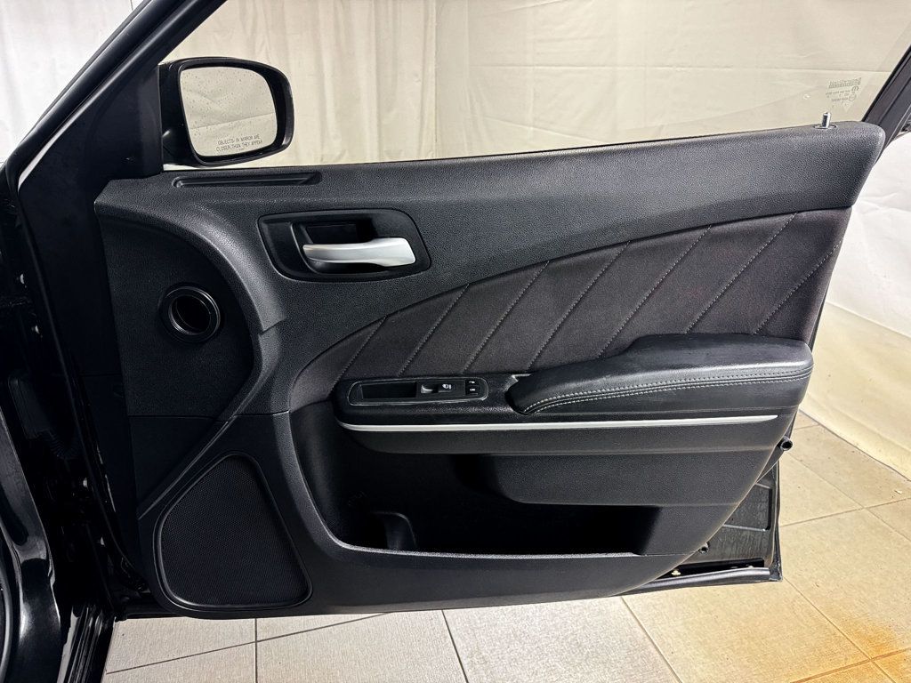 2019 Dodge Charger SXT - 22944404 - 17