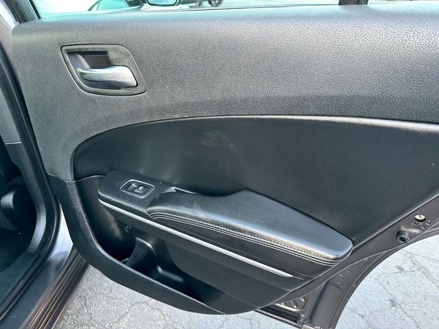 2019 Dodge Charger SXT 4dr Sedan - 22613866 - 17