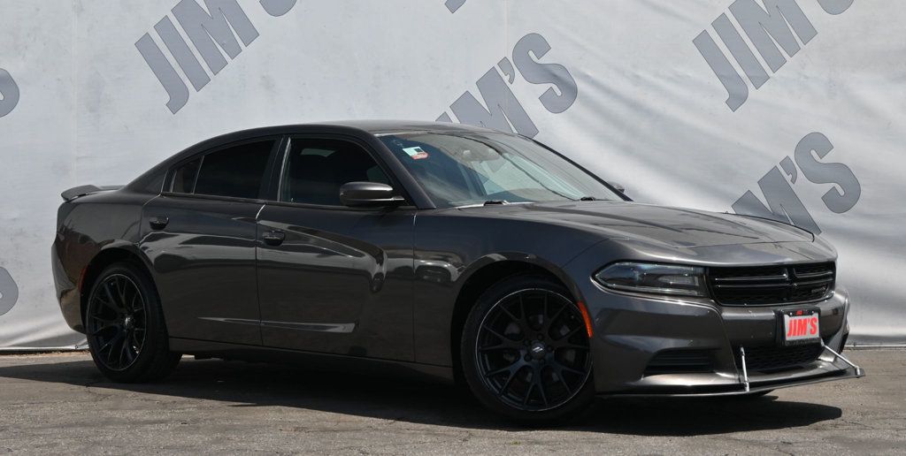 2019 Dodge Charger SXT photo 3