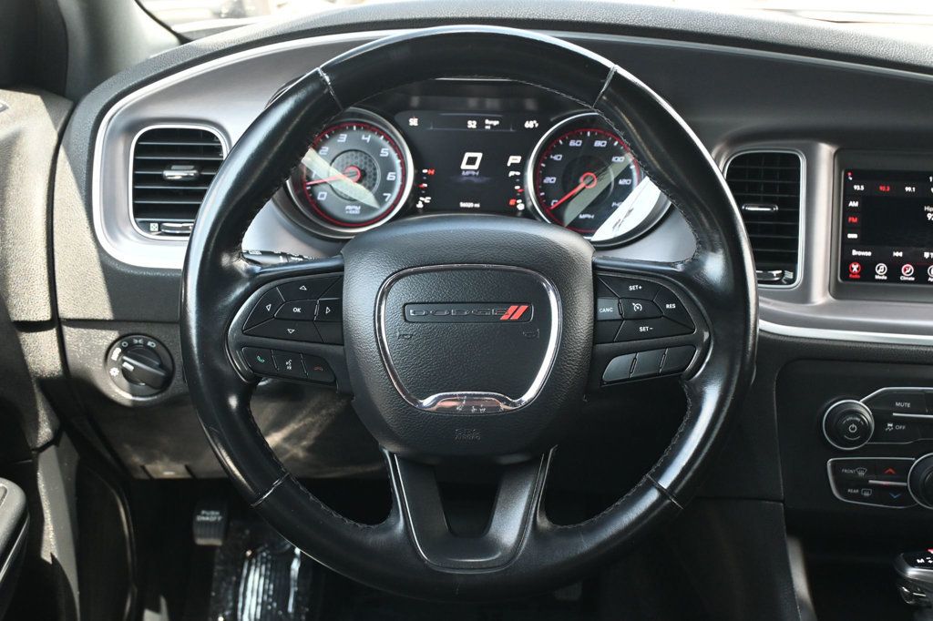 2019 Dodge Charger SXT photo 7