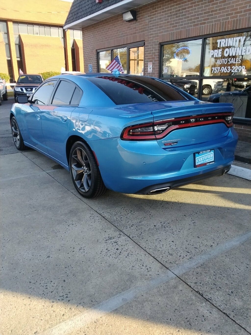 2019 Dodge Charger SXT photo 2