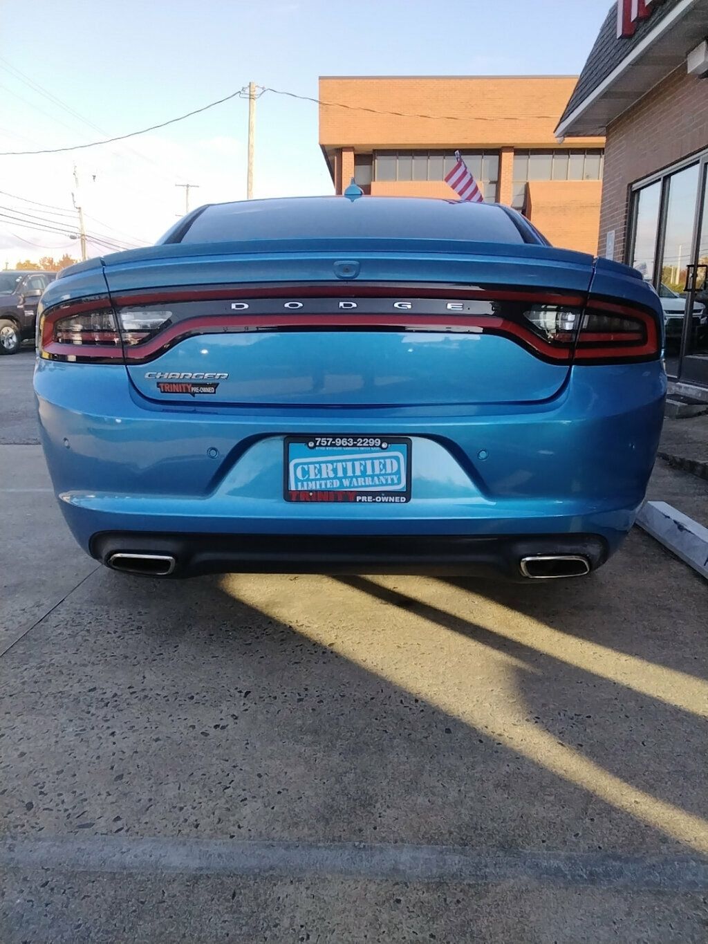 2019 Dodge Charger SXT photo 3