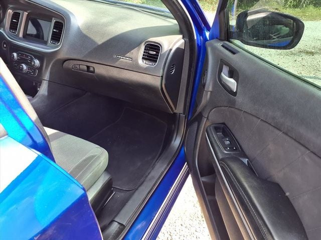 2019 Dodge Charger SXT Sedan 4D - 22915973 - 17