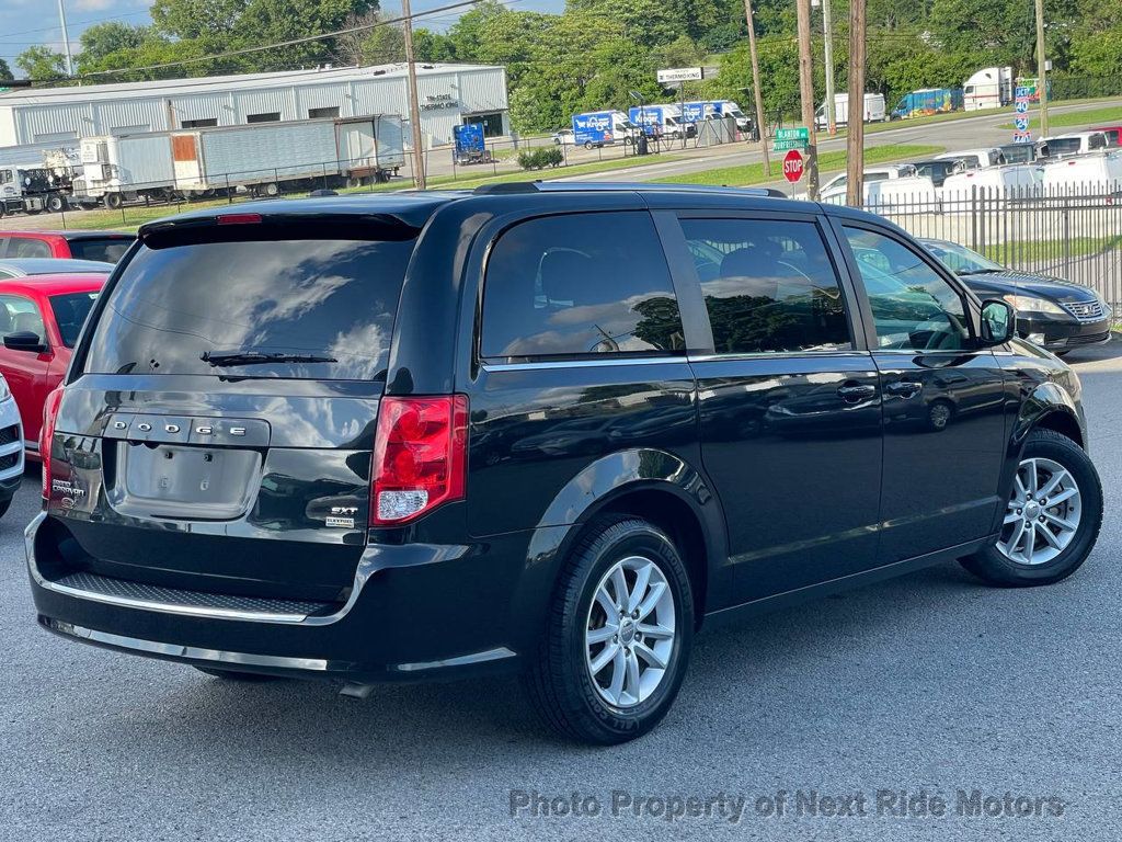 2019 Dodge Grand Caravan SXT photo 2