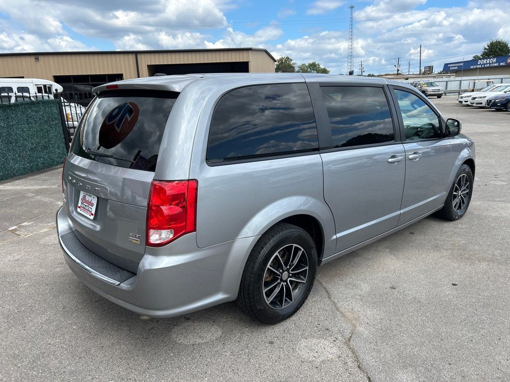 2019 Dodge Grand Caravan GT photo 3