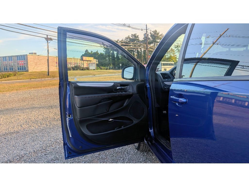2019 Dodge Grand Caravan GT photo 9