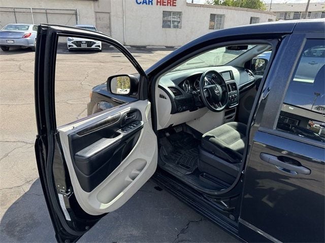 2019 Dodge Grand Caravan SE - 22675329 - 32