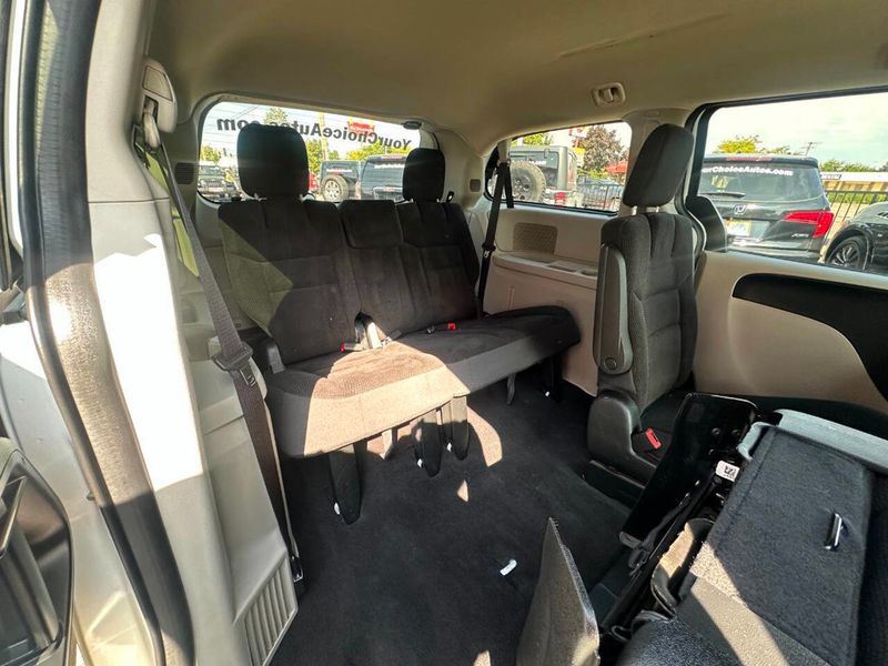 2019 Dodge Grand Caravan SE 4dr Mini Van - 22915522 - 24