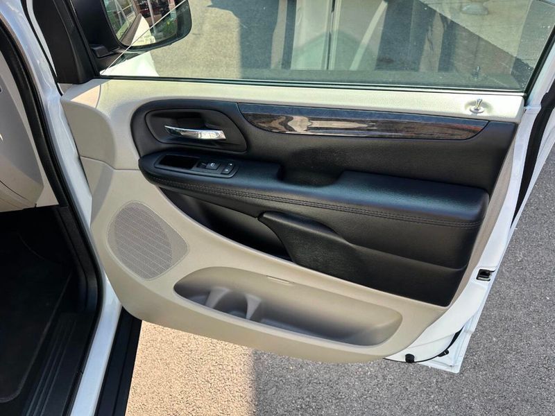 2019 Dodge Grand Caravan SE 4dr Mini Van - 22915522 - 26