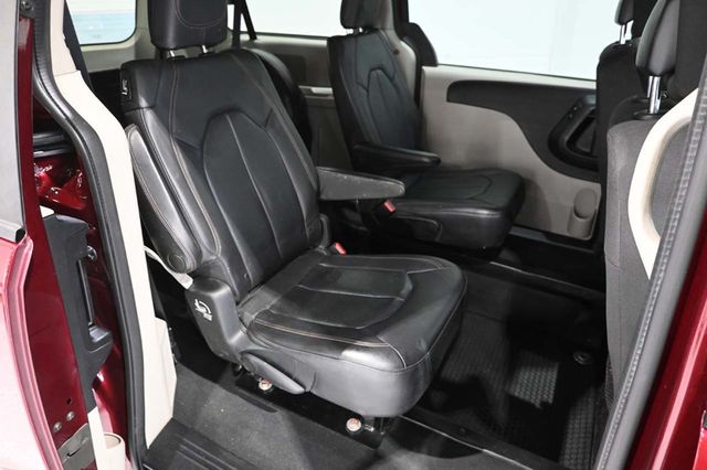 2019 Dodge Grand Caravan SE Handicap Mobility Van - 23033590 - 16