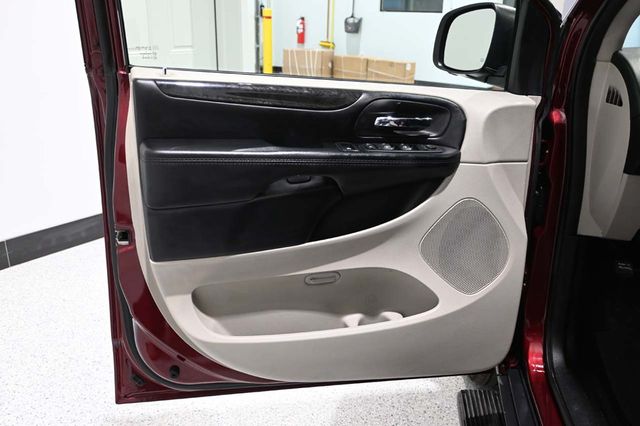 2019 Dodge Grand Caravan SE Handicap Mobility Van - 23033590 - 27