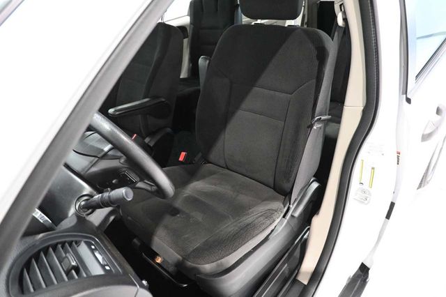 2019 Dodge Grand Caravan SE Mobility Handicap Van - 22987339 - 13