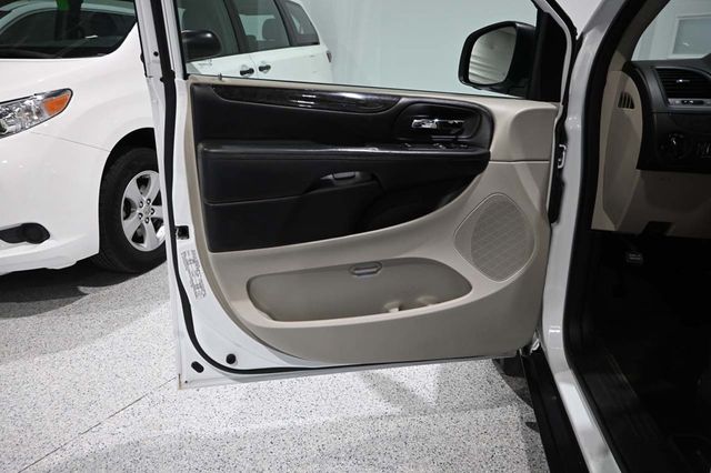 2019 Dodge Grand Caravan SE Mobility Handicap Van - 22987339 - 24