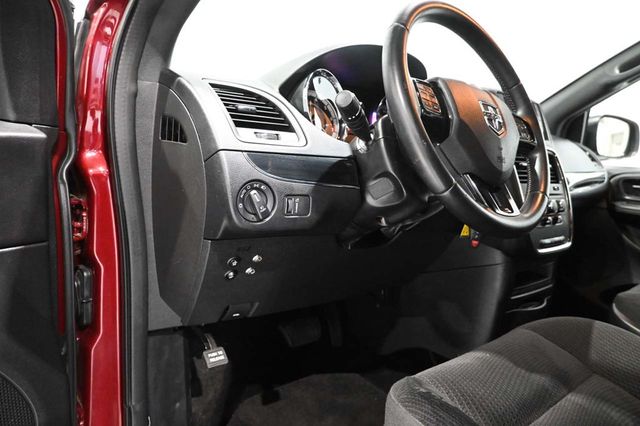 2019 Dodge Grand Caravan SE Plus Wagon - 23030870 - 32