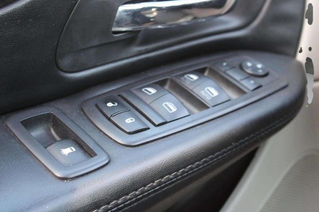 2019 Dodge Grand Caravan SE Plus Wagon - 22927042 - 32