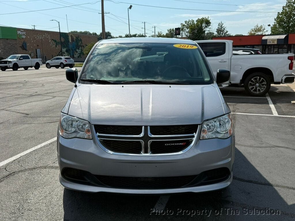 2019 Dodge Grand Caravan SE photo 3