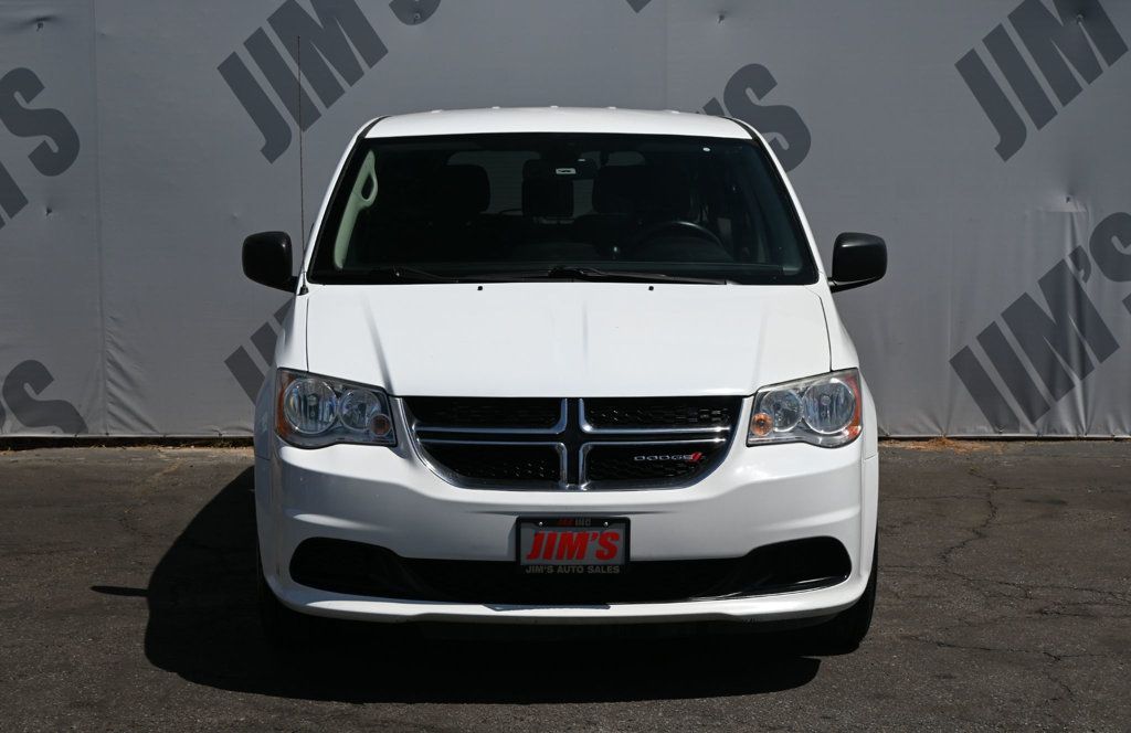 Dodge Grand Caravan photo 2