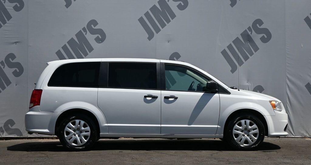 Dodge Grand Caravan photo 4