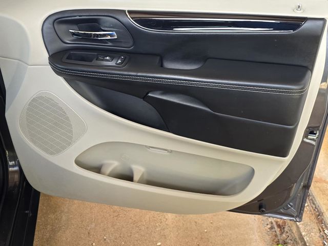 2019 Dodge Grand Caravan SXT - 23056518 - 28