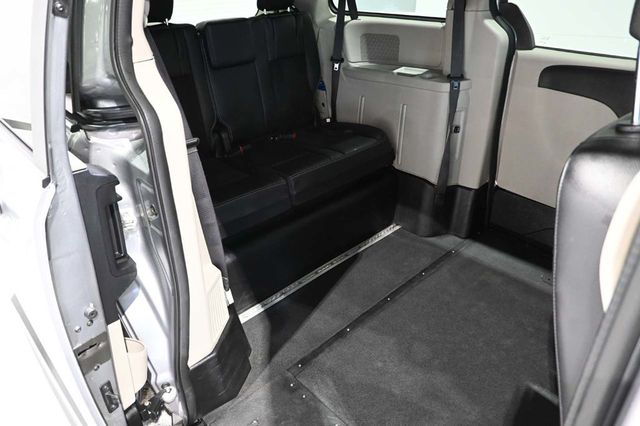 2019 Dodge Grand Caravan SXT - 22982251 - 16