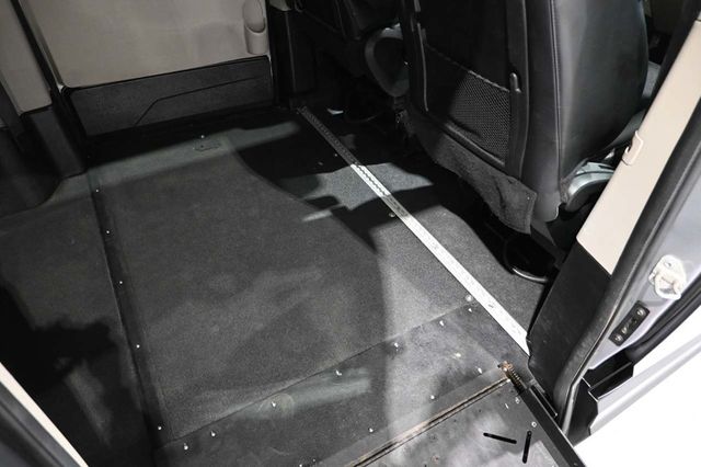 2019 Dodge Grand Caravan SXT - 22982251 - 17