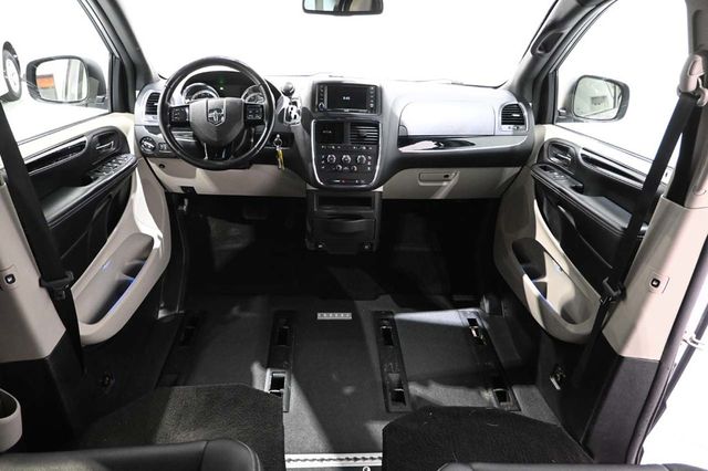 2019 Dodge Grand Caravan SXT - 22982251 - 19