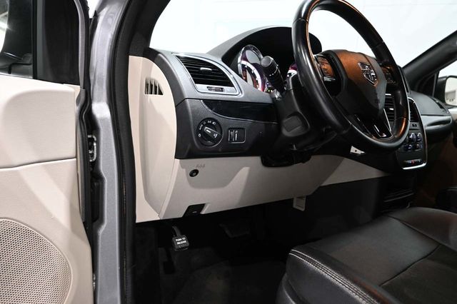 2019 Dodge Grand Caravan SXT - 22982251 - 29