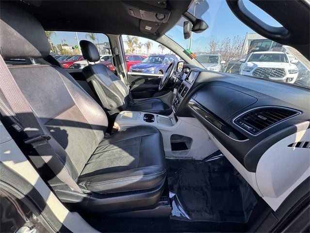 2019 Dodge Grand Caravan SXT - 22732770 - 10