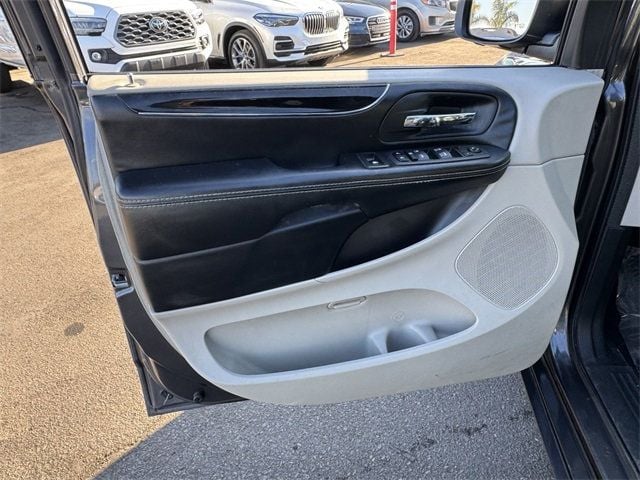 2019 Dodge Grand Caravan SXT - 22732770 - 25