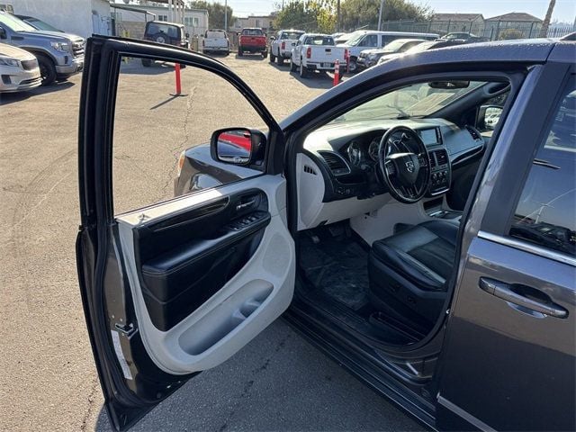 2019 Dodge Grand Caravan SXT - 22732770 - 44