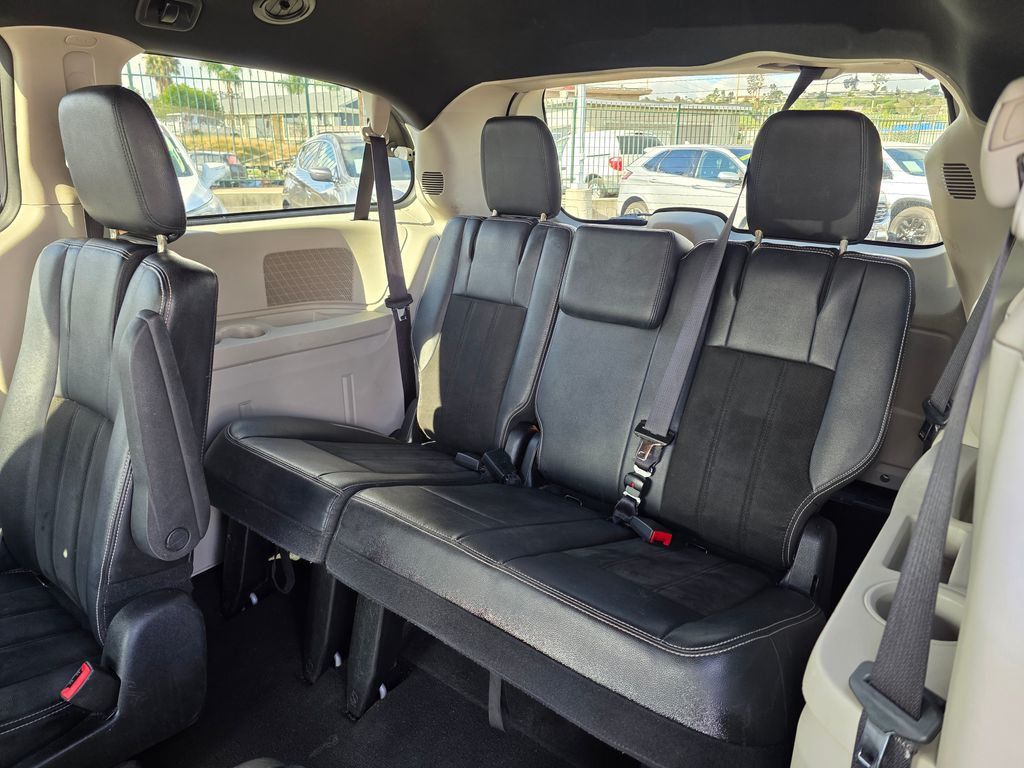 2019 Dodge Grand Caravan SXT - 22996546 - 17