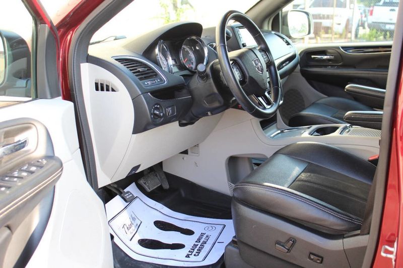 2019 Dodge Grand Caravan SXT 4dr Mini Van - 22889870 - 10