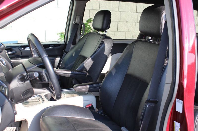 2019 Dodge Grand Caravan SXT 4dr Mini Van - 22889870 - 11