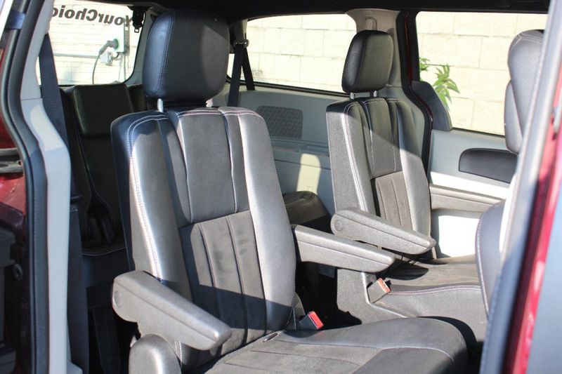 2019 Dodge Grand Caravan SXT 4dr Mini Van - 22889870 - 13