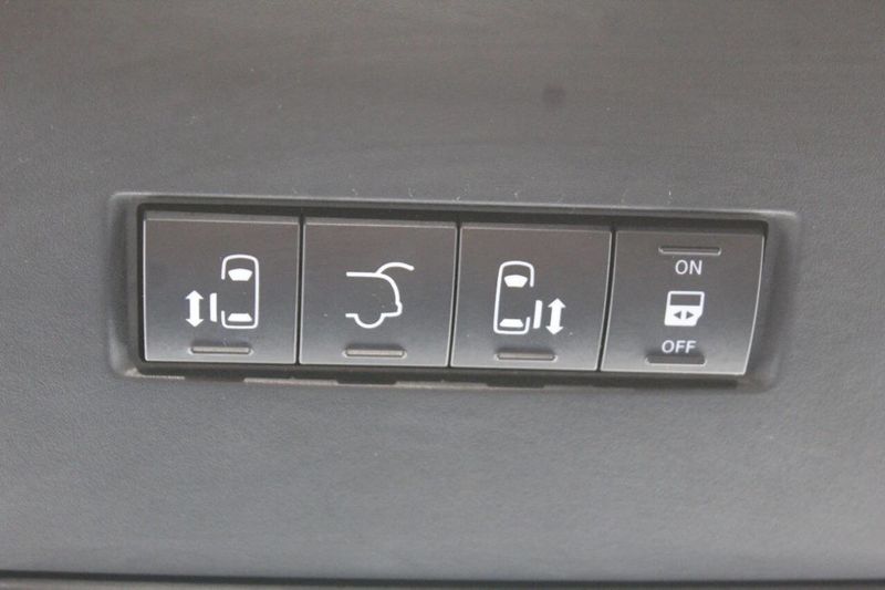 2019 Dodge Grand Caravan SXT 4dr Mini Van - 22889870 - 24