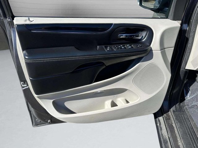 2019 Dodge Grand Caravan SXT 4dr Mini Van - 22937445 - 13