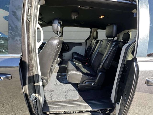 2019 Dodge Grand Caravan SXT 4dr Mini Van - 22937445 - 19