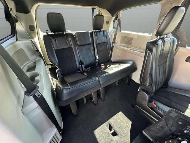 2019 Dodge Grand Caravan SXT 4dr Mini Van - 22937445 - 24