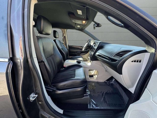 2019 Dodge Grand Caravan SXT 4dr Mini Van - 22937445 - 27