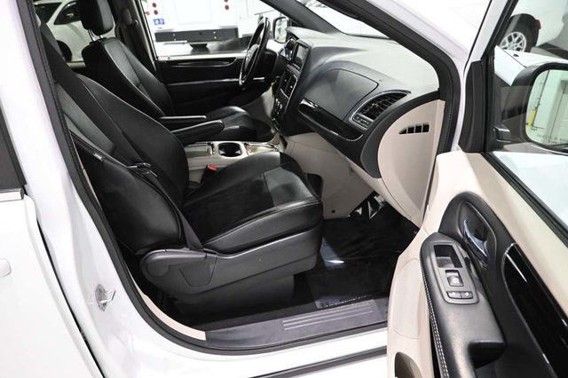 2019 Dodge Grand Caravan SXT Mobility Handicap Van - 22992712 - 13