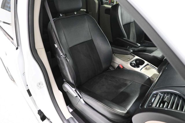 2019 Dodge Grand Caravan SXT Mobility Handicap Van - 22992712 - 15