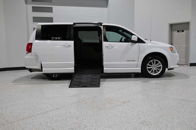 2019 Dodge Grand Caravan SXT Mobility Handicap Van - 22992712 - 16