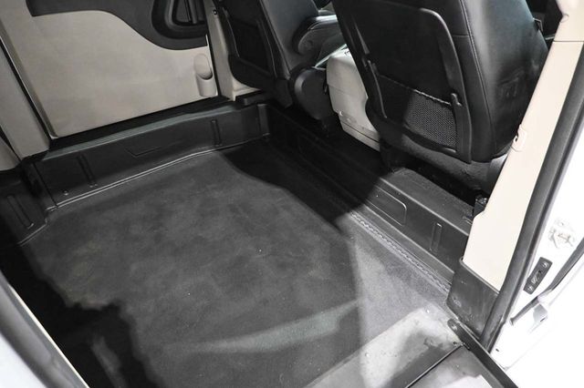 2019 Dodge Grand Caravan SXT Mobility Handicap Van - 22992712 - 18